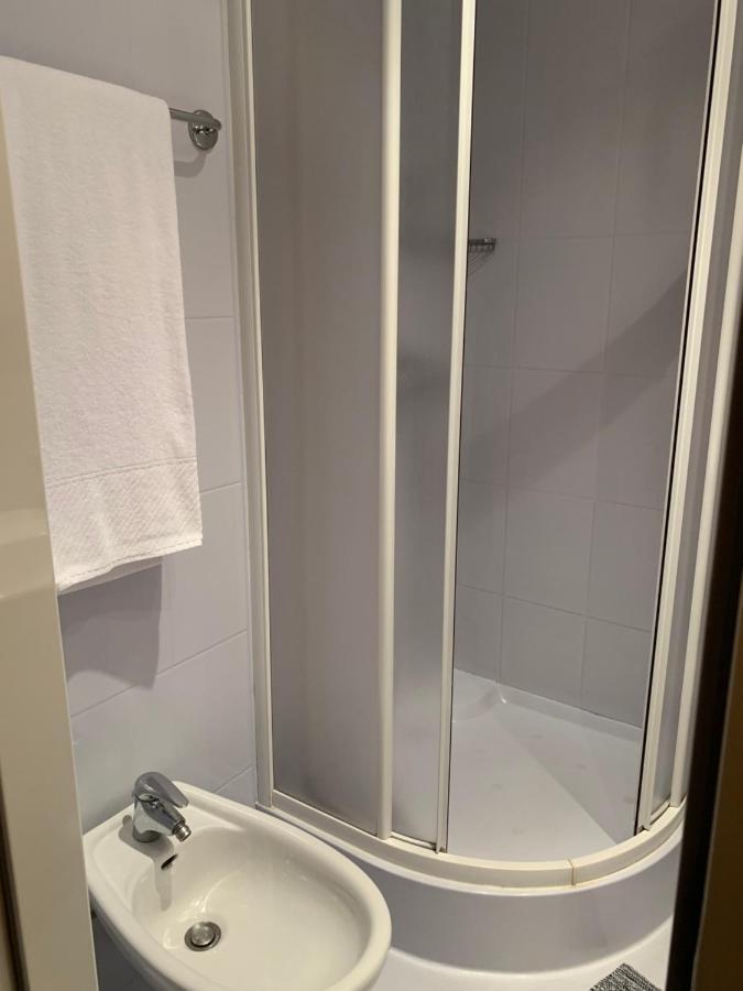 Camera Matrimoniale/Doppia con Letti Singoli con Bagno Privato