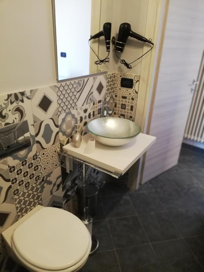 Camera Matrimoniale/Doppia con Letti Singoli con Bagno Privato