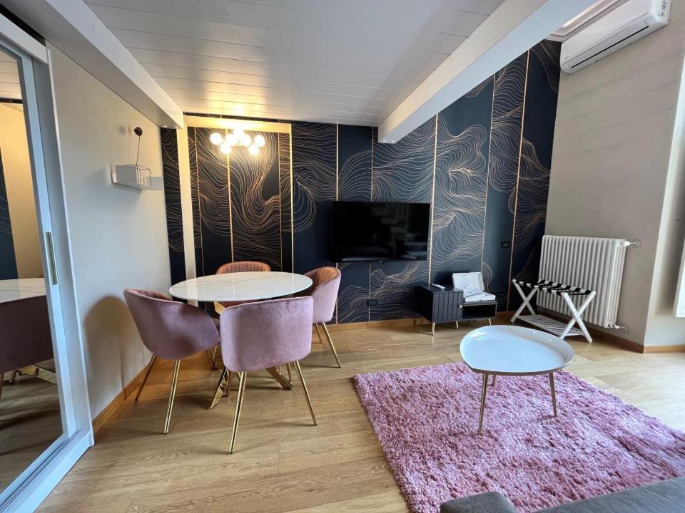 Deluxe Apartment,1545904693:JPEG