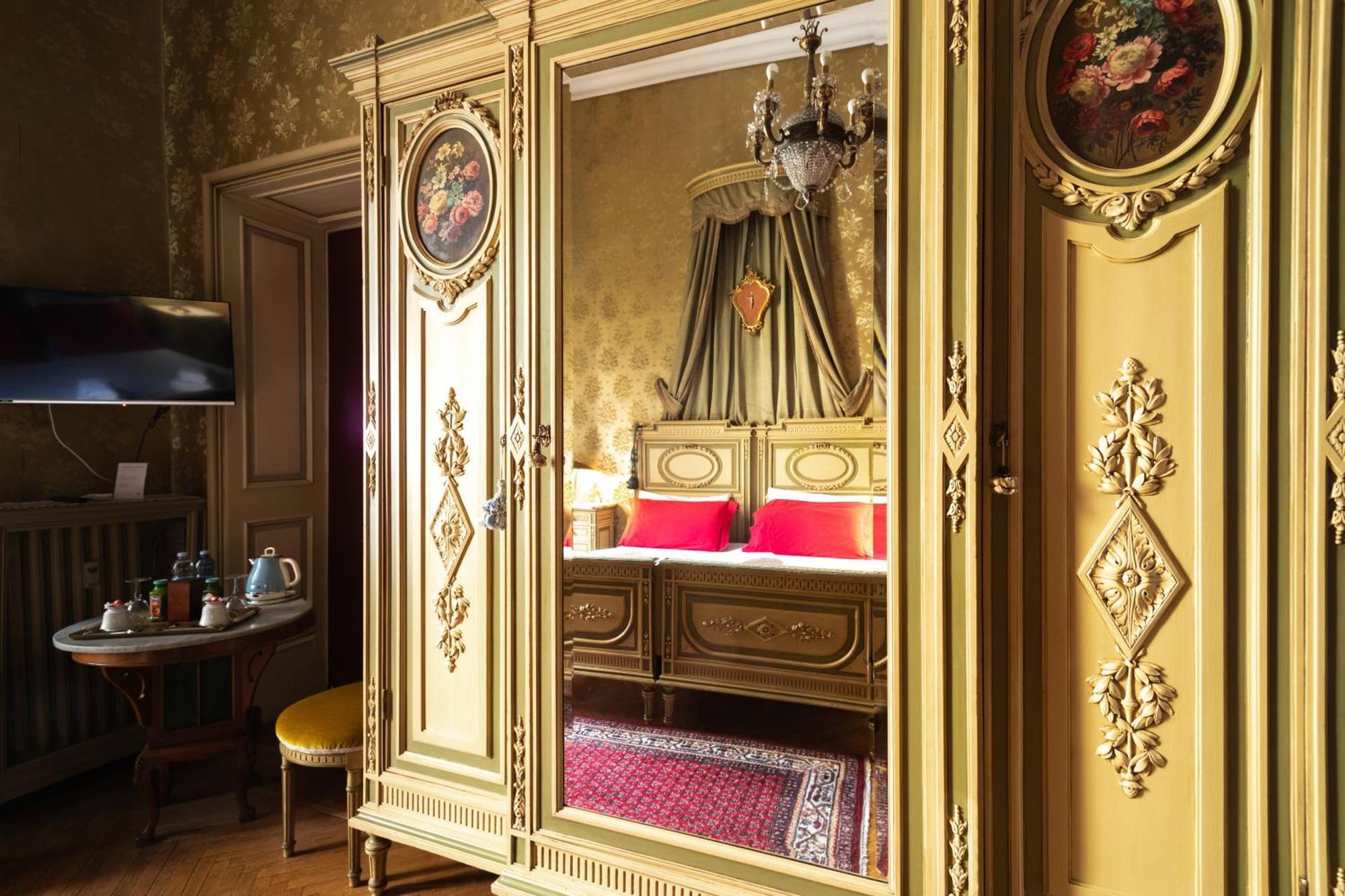 Double Room Private Bathroom