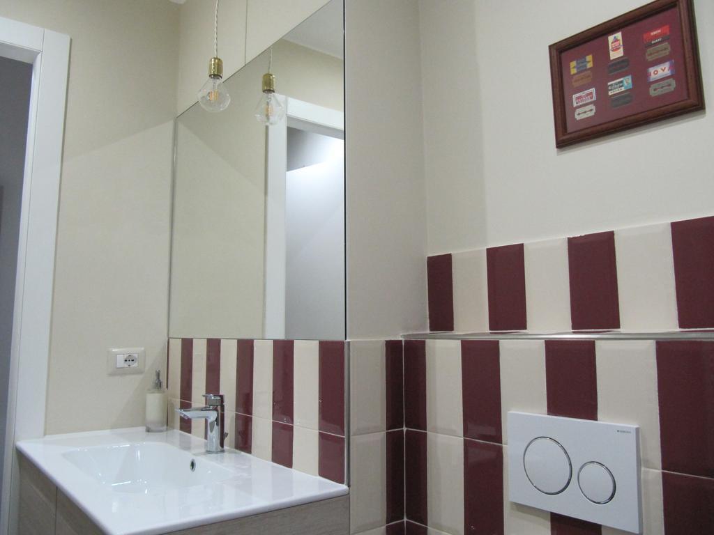 Double Room Private External Bathroom,324563548:JPEG