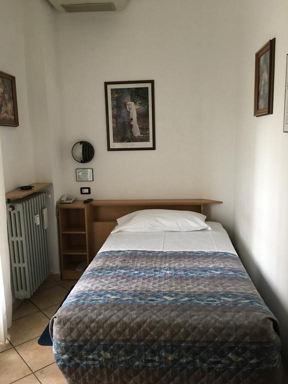 Single Room,444278658:JPEG