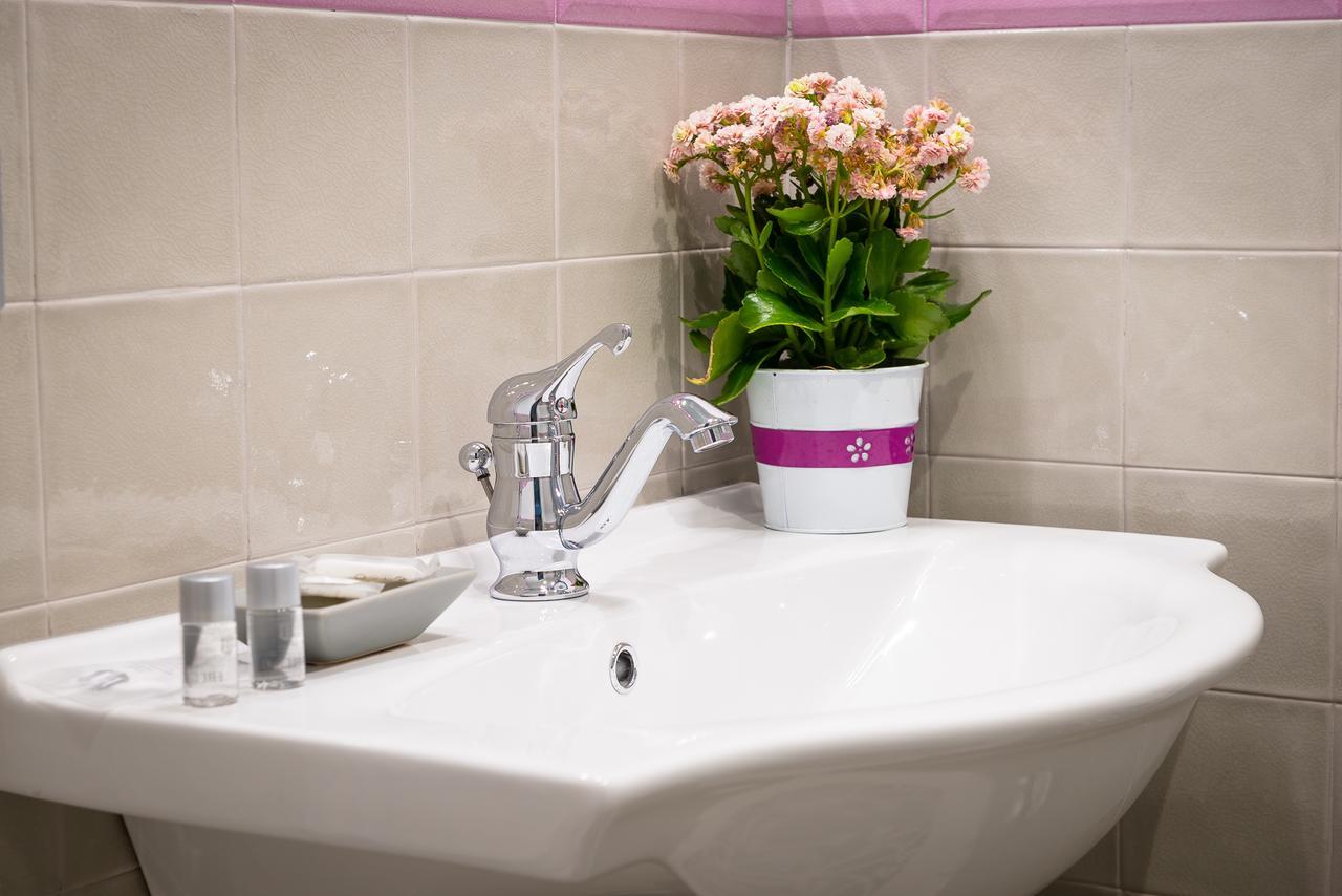 Deluxe Double or Twin Room Private Bathroom