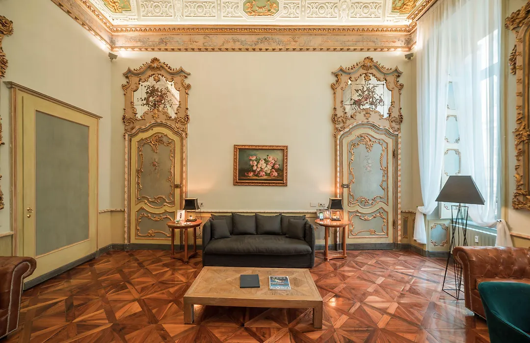 Royal Palace Hotel-1